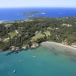Appartement Le Palm, Climatise Pour 4 Personnes Avec Vue Et Piscine Sur Le Port D'hyeres *