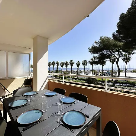 Appartamento Le Palm, Climatise Pour 4 Personnes Avec Vue Et Piscine Sur Le Port D'hyeres