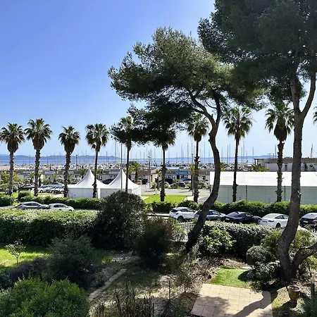 Lägenhet Le Palm, Climatise Pour 4 Personnes Avec Vue Et Piscine Sur Le Port D'hyeres