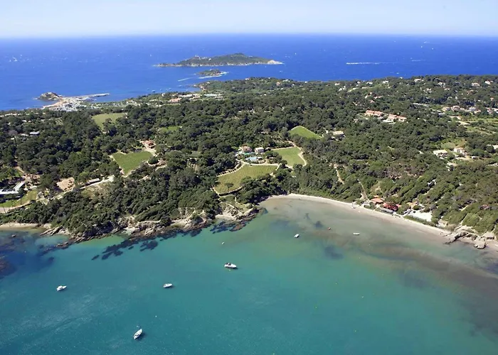 Lägenhet Le Palm, Climatise Pour 4 Personnes Avec Vue Et Piscine Sur Le Port D'hyeres *