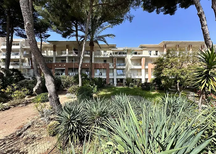 Le Palm, Climatise Pour 4 Personnes Avec Vue Et Piscine Sur Le Port D'hyeres
