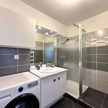 Le Palm, Climatise Pour 4 Personnes Avec Vue Et Piscine Sur Le Port D'hyeres