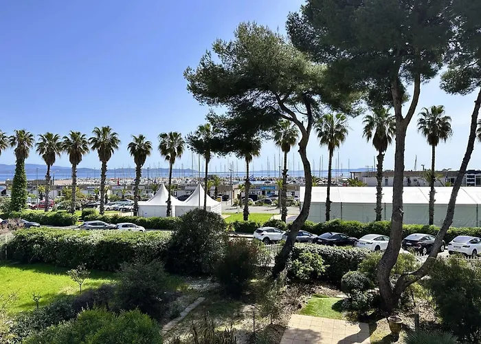 Lejlighed Le Palm, Climatise Pour 4 Personnes Avec Vue Et Piscine Sur Le Port D'hyeres